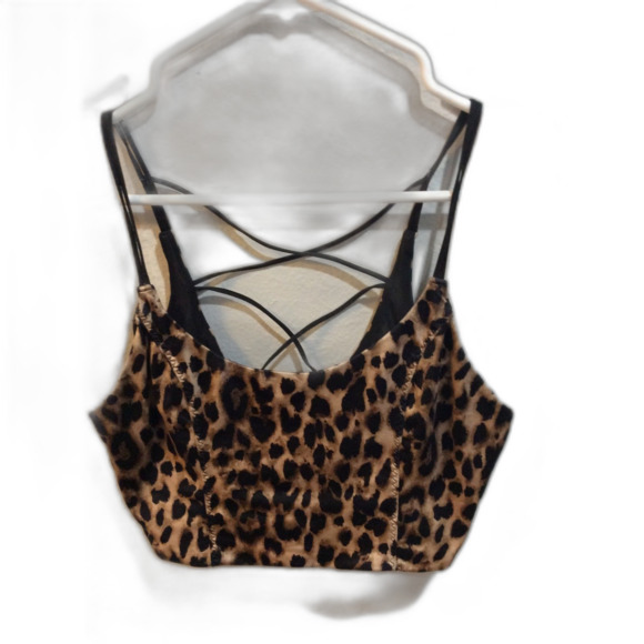 Victoria's Secret animal print sport bra Criss cross back Size Medium M - Picture 1 of 5